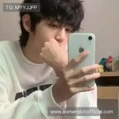薄霜凤